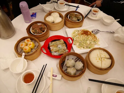 VERY GOOD JOYFUL BANQUET