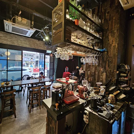 HANDS - Craft Beer & Magic