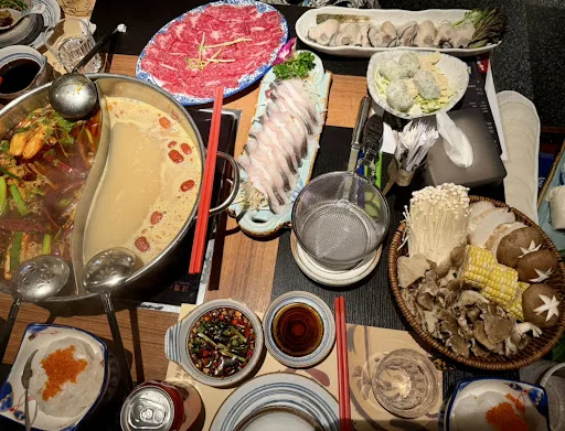Da Hong Pao Hotpot