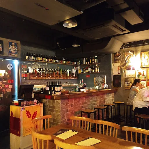 Kowloon Taproom
