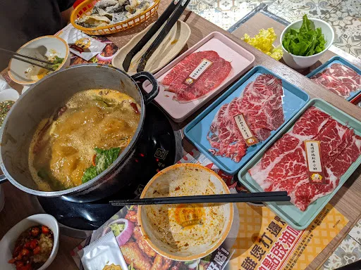 18th Floor, chicken pot hot pot shop