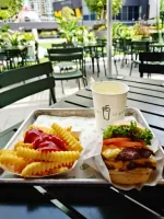 Shake Shack (Metroplaza)