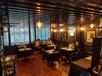 House 000 Bistro