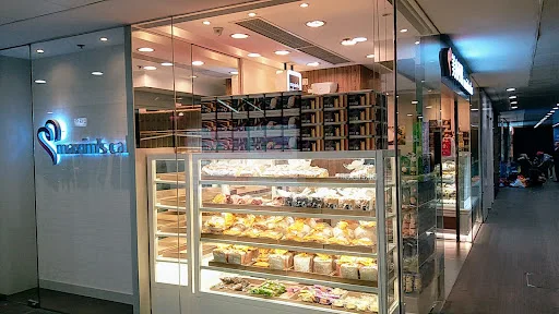 Maxim’s Cakes