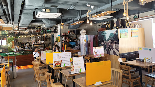 What’s Café