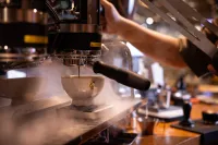 WING’S COFFEE & BAR