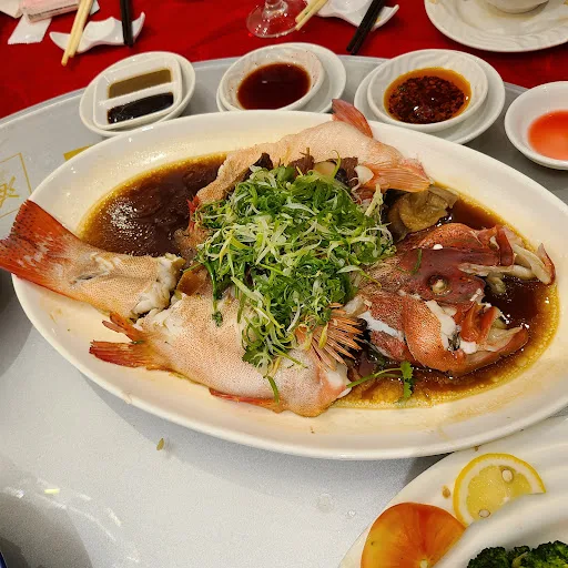 Victoria Harbour Roasted Goose Seafood Restaurant (Tuen Mun)