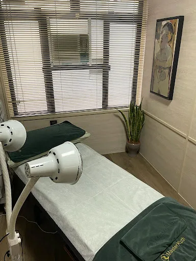 Master Ruth Hong Kong Acupuncture & herbal medicine