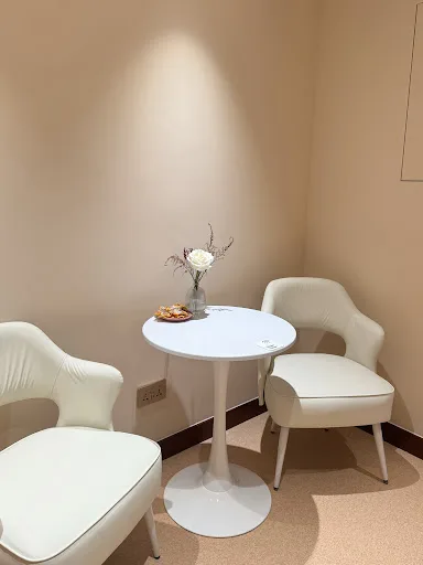 Nail Sage Specialist 指喻灰甲護理專門店