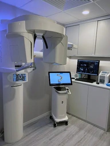 李錦賓醫生 | Dr. Kim Lee | Dentist in Central HK | 中環牙醫