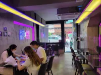 ohm... cafe and bar