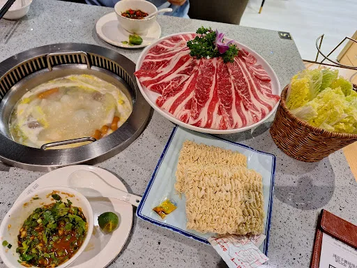 滾爺火鍋 (尖沙咀) Bubbly Feast Hotpot (Kimberley Road)