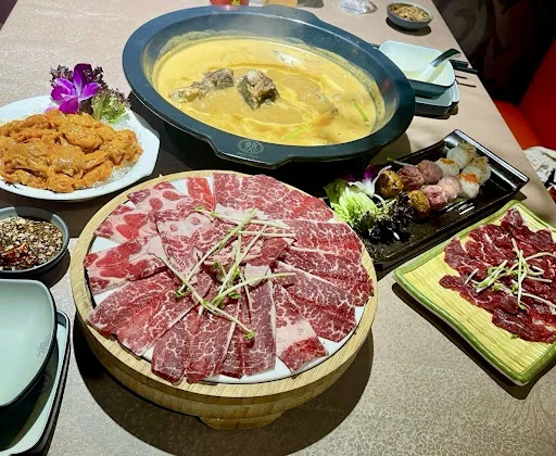 Hot Pot 熱•海鮮火鍋私房菜