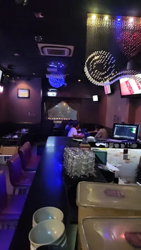 Summer Bar