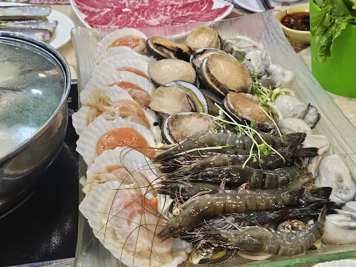 老三火鍋雞煲海鮮放題