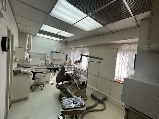 灣仔牙醫診所 | Wan Chai Dental Clinic | Dr. Hau Po Man Stanley | 侯寶文醫生