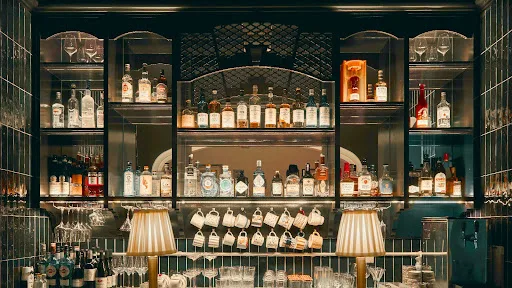 The Holywell’s Bar