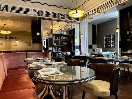Holt's Café