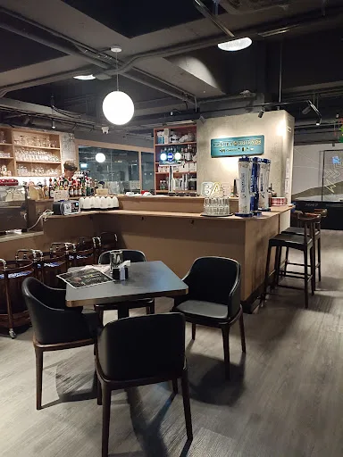 Franky & Friends (Café & Bar)