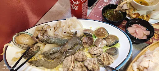 福龍門海鮮火鍋酒家