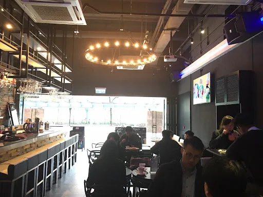 AT Restaurant & Bar