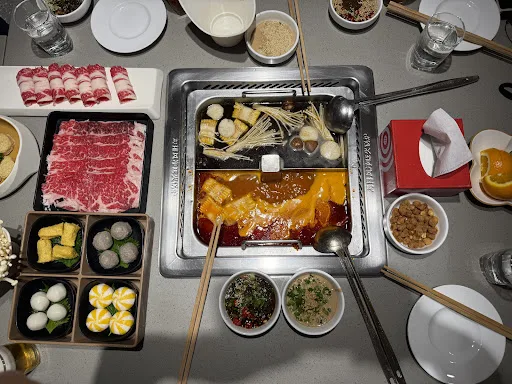 Haidilao Hot Pot (Causeway Bay)
