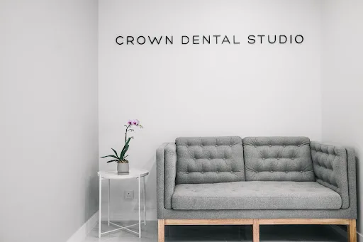Crown Dental Studio