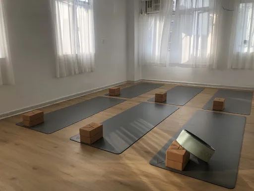 Cheerrick Building Studio - Alignment Studio Yoga Yuen Long (元朗瑜伽教室 - 時益大廈)