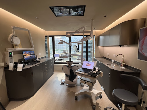 Fokas Dental Aesthetics and Implants